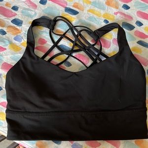 Lululemon black 8 bra with criss cross back